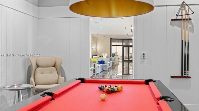 Photo - 2000 Metropica Wy Unit 2008