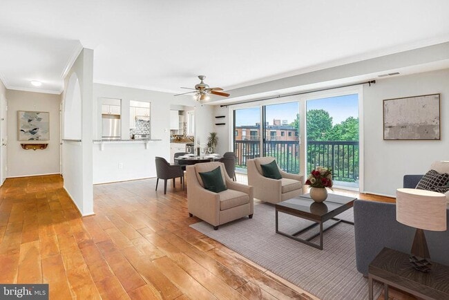 Building Photo - 3240 S 28th St Unit 303