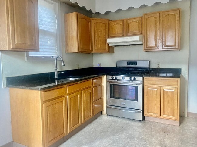 Photo - 3 Bedroom-1 Full Bath End Unit