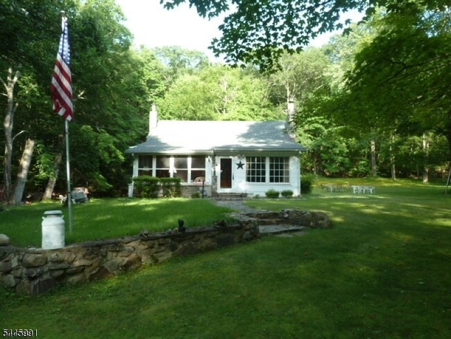 Photo - 860 Burnt Meadow Rd