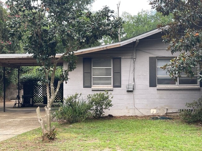 Building Photo - 410.5 8th Ave W Unit 410.5