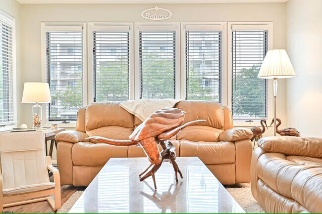 Photo - 518 W Brigantine Ave