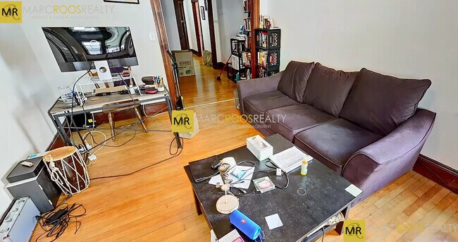 Photo - 15 Centre St