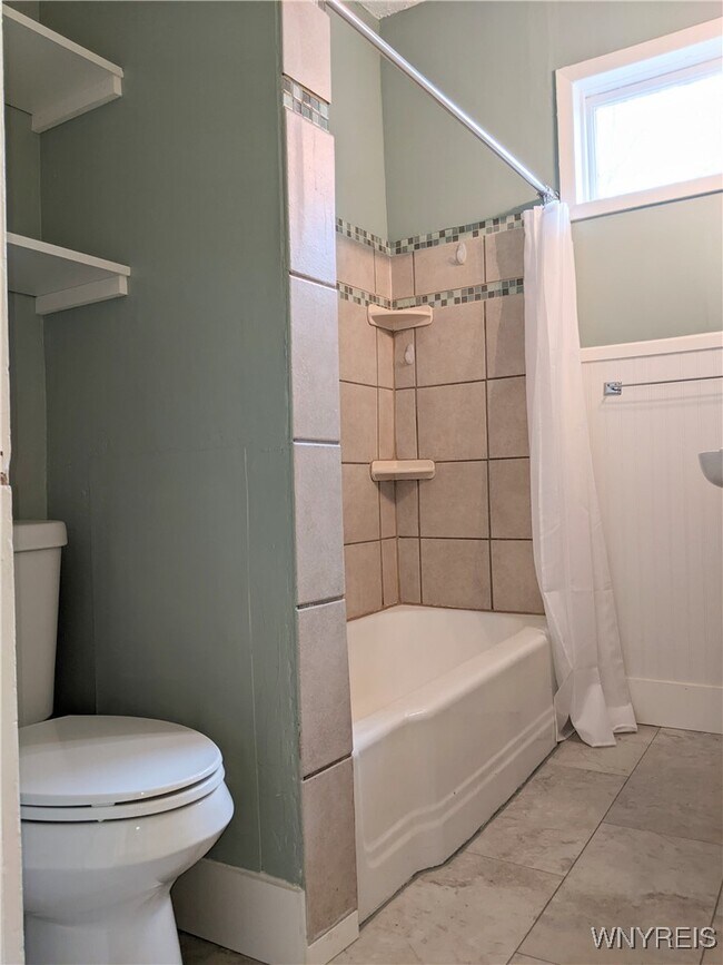 Photo - 1582 Delaware Ave