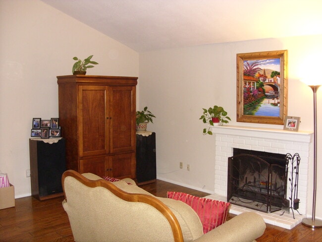 Photo - 25 Clay Ct Unit 25 Clay Court