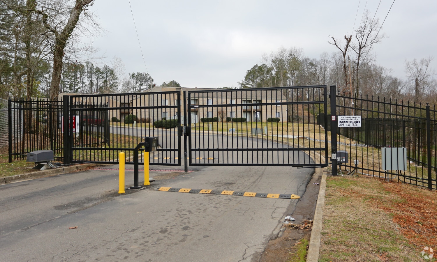 Photo - The Pines Apartments