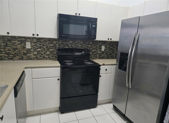 1661 SE 29th Ct Unit 202
