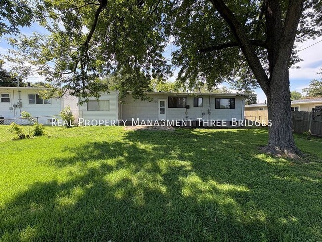 Photo - 90 Canisius Ln