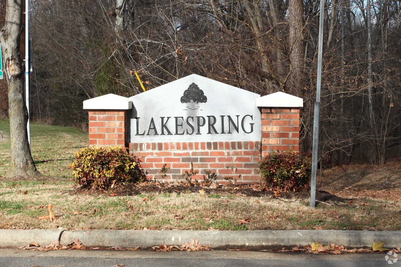 Photo - Lakespring Apartments