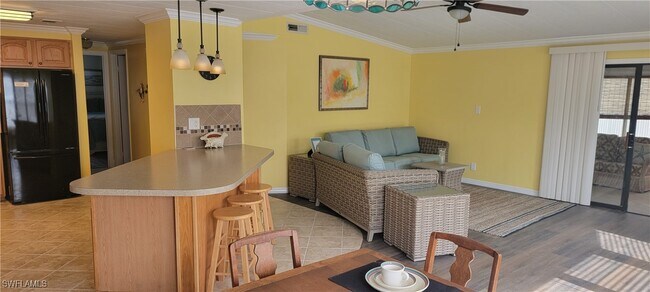 Photo - 4700 Tahiti Dr