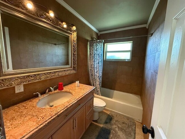 Photo - 2957 NW 6th Ave