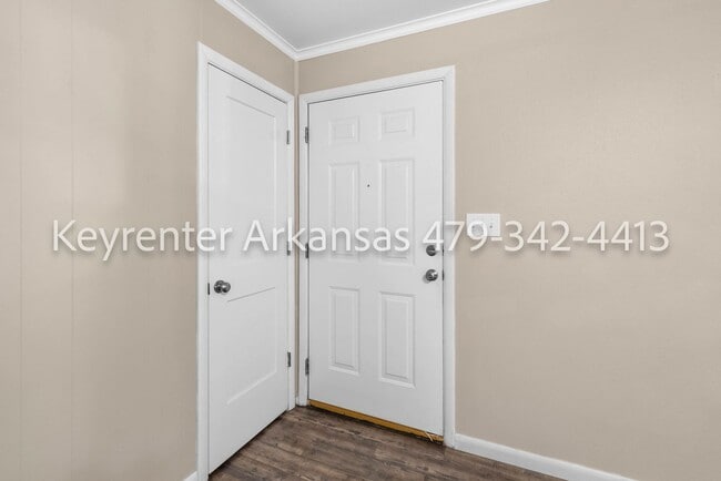 Photo - 207 Carlton St.