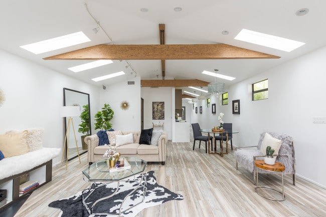 Photo - 13263 Venice Blvd