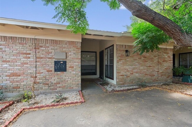 Building Photo - 3426 Willowrun Dr Unit B