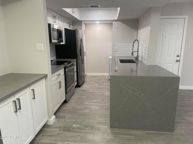 Photo - 7950 E Starlight Way Unidad 143