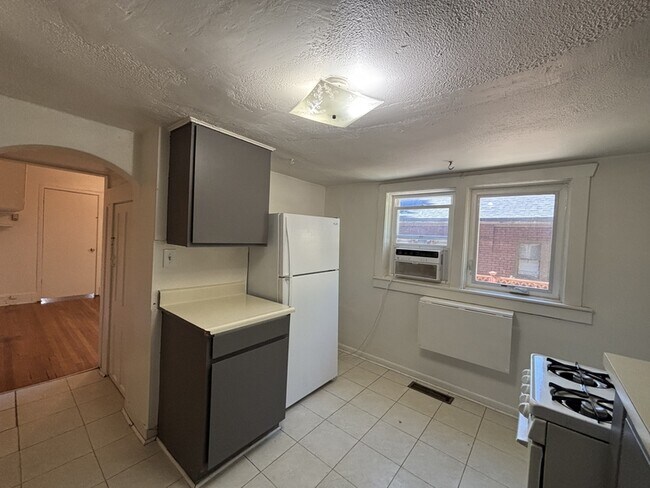 Photo - 921 Princeton Ave S