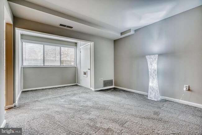 Photo - 140 Royal Oak Dr Unit 140-B