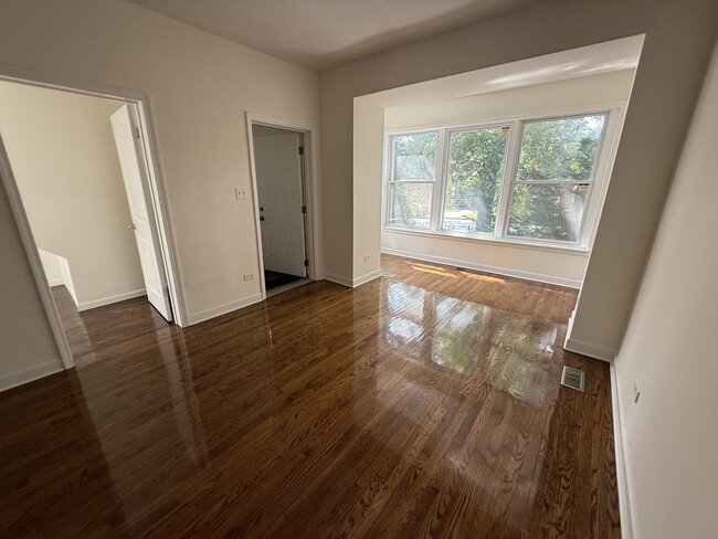 Photo - 411 N Hamlin Ave Unit 1