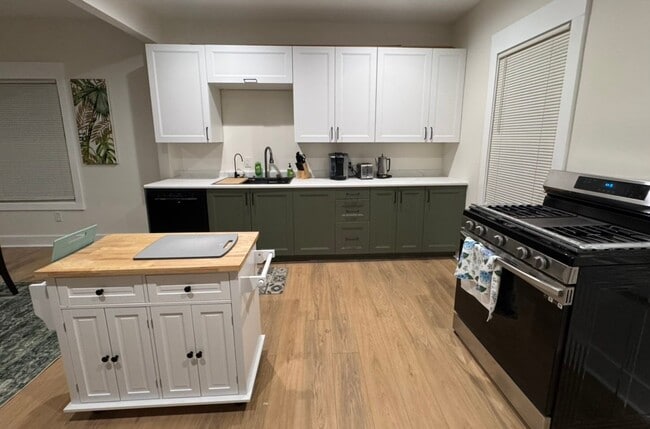 Photo - 220 W Buena Vista St