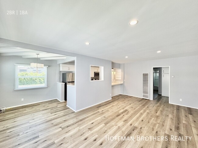 Photo - 1220 N Harper Ave Apartamento Unidad 10A