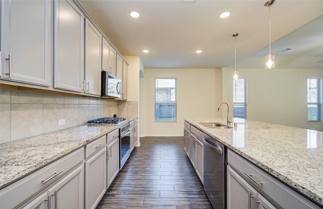 Building Photo - 27817 Ellie Oak Ln