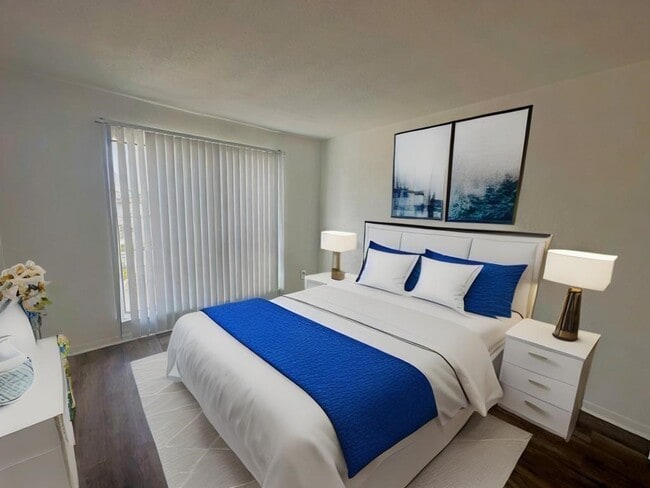 Photo - 2824 S Bartell Dr