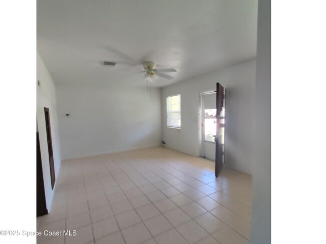 Photo - 700 Lund Cir