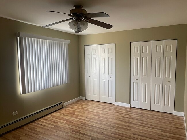 Photo - 16W481 Lake Dr Unit 201