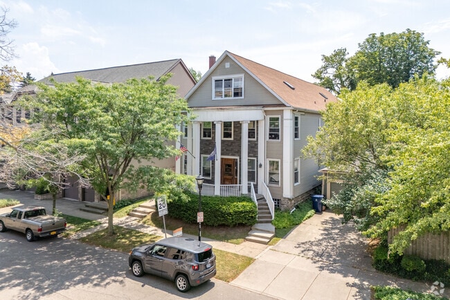 669 Potomac - 669 Potomac Ave