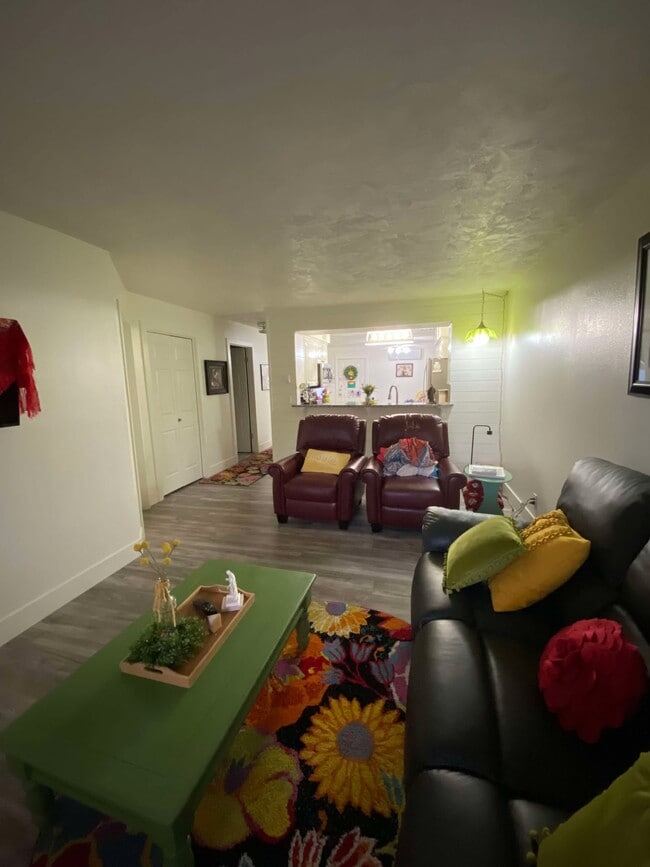 Photo - 1065 Canal Ave