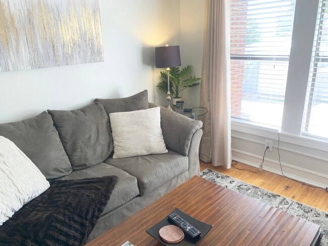 Photo - 1108 S Detroit Ave 3B