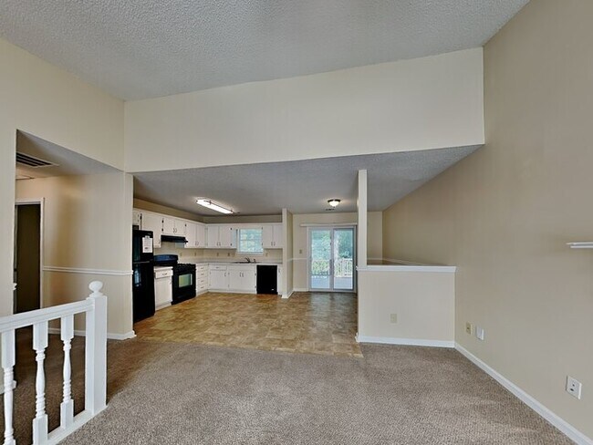 Photo - 114 Hampton Oaks Dr