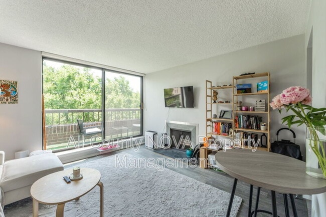 Photo - 1700 17th St NW Condo Unit #607
