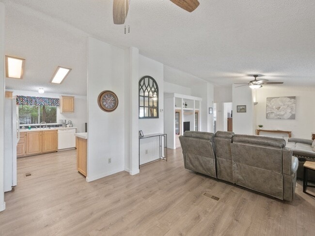 Photo - 1443 S Clark Rd