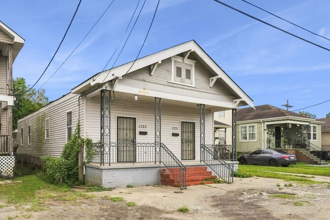 Building Photo - 1721 France St Unit 1723