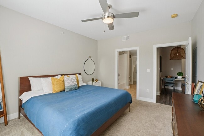 Photo - Centreport Lake