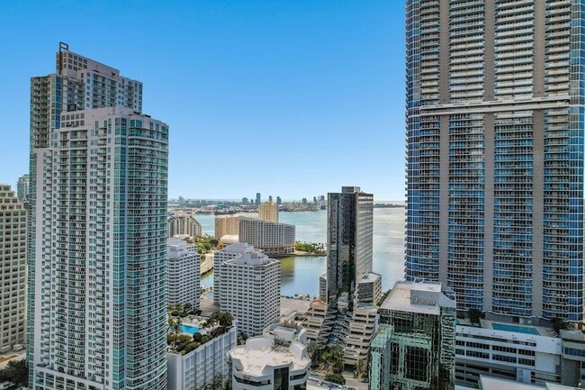 Building Photo - 1050 Brickell Ave Unit 2302
