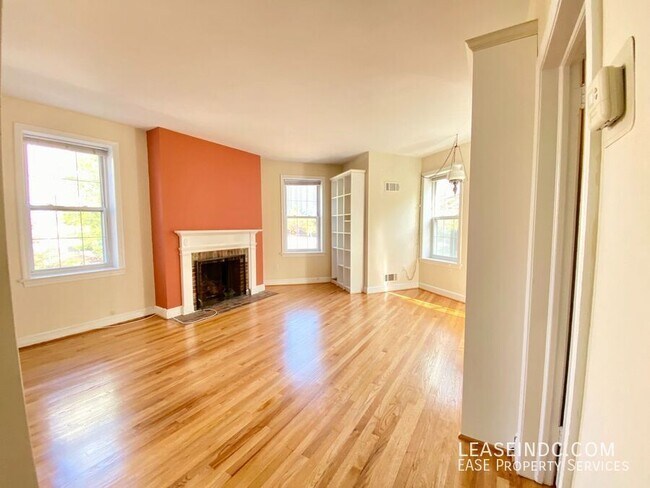 Photo - 840 New Hampshire Ave NW