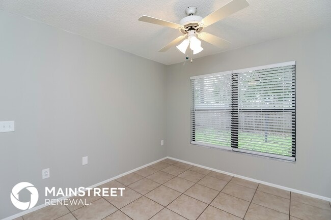 Photo - 5749 Colonial Oaks Blvd