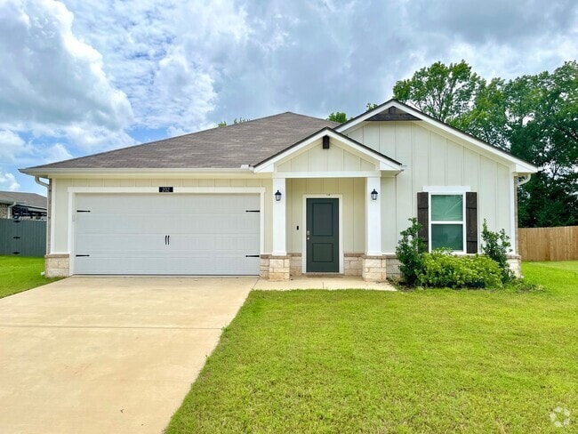 Building Photo - 202 S Rainbow Dr Rental