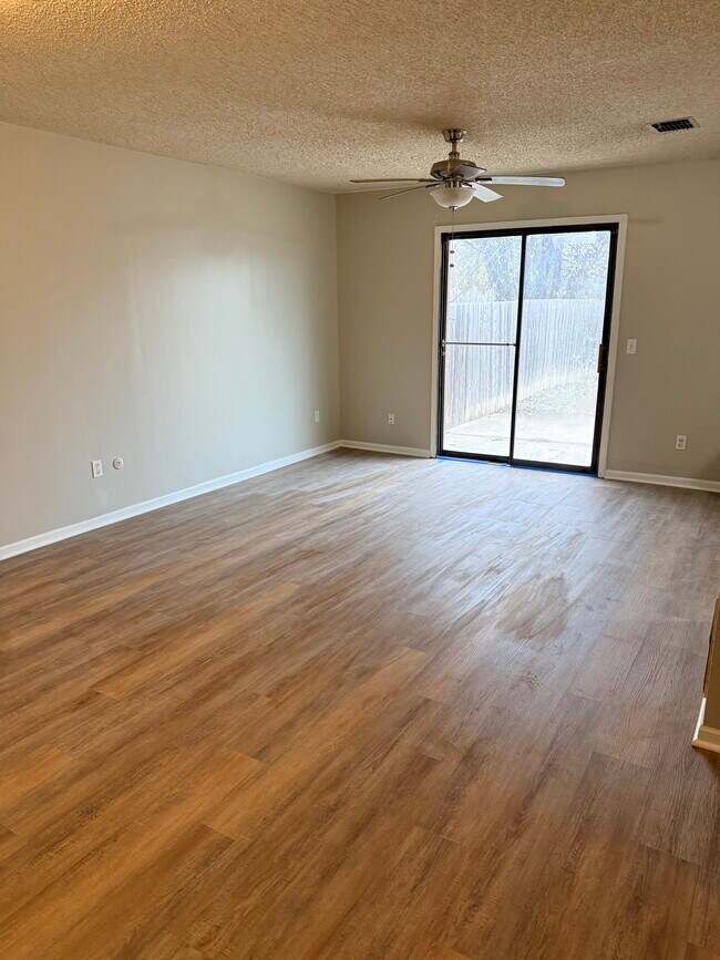 Photo - 7405 E 17th St N