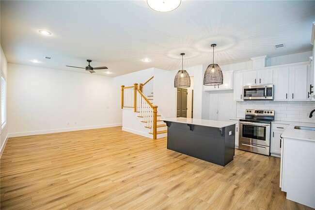 Photo - 715 N Mt Olive St