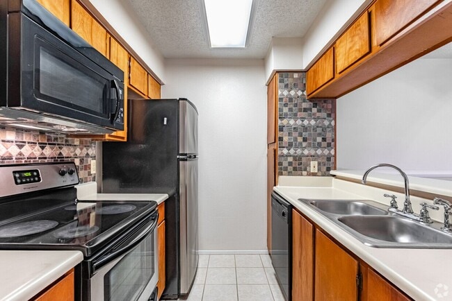 Photo - Summerhill Woods Apartments