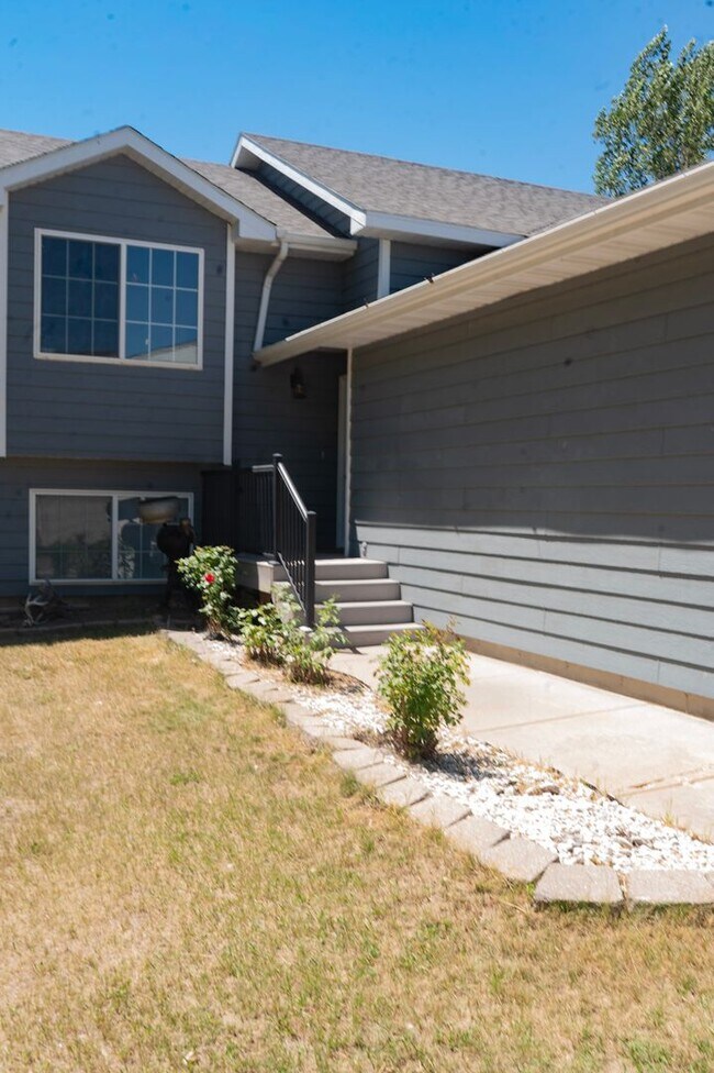 Photo - 549 Hanover Dr