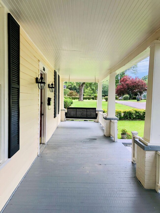 Photo - Plum Street-3 bedroom/2 bath home with large rocking chair front porch!