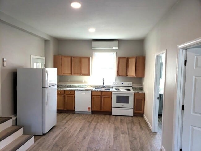 Building Photo - 2 Bancroft Rd Unit 1