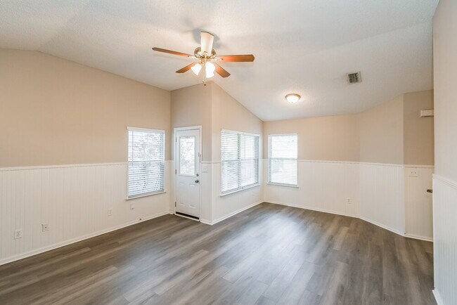 Photo - 278 Carriann Cove Ct