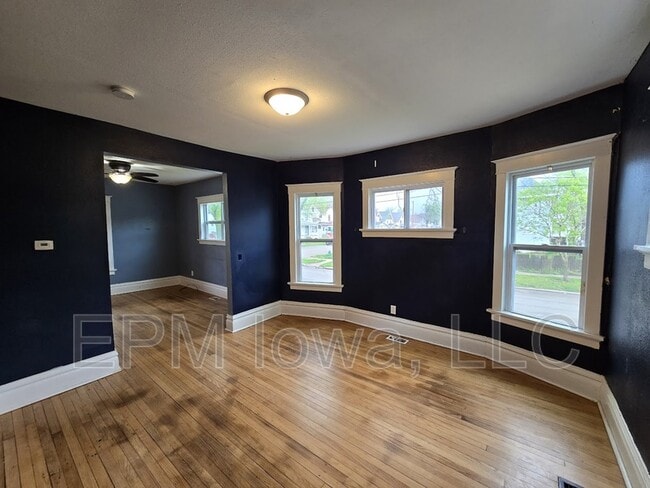 Photo - 1500 4th Ave SE