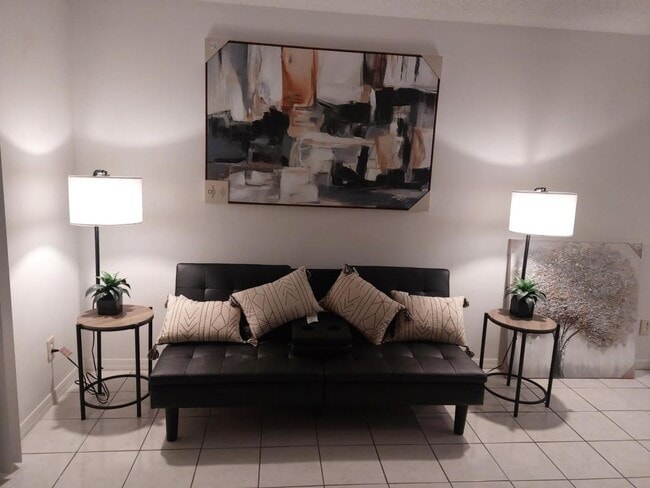 Photo - 2989 Sir Hamilton Cir Condo