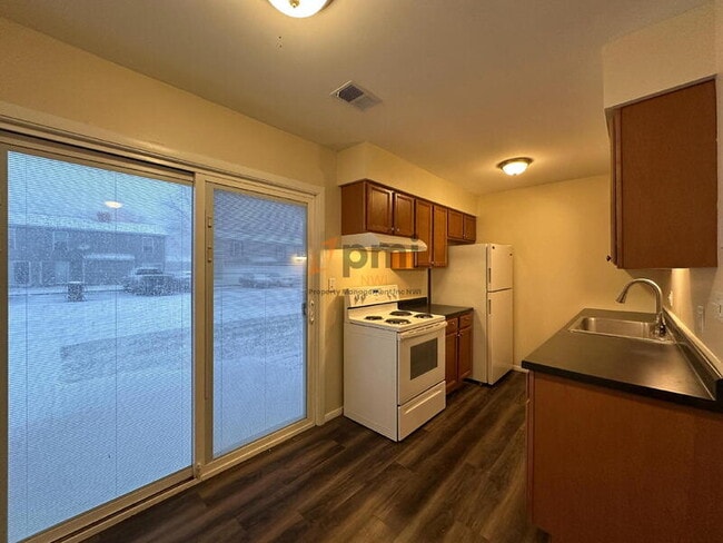 Photo - 2221 Yorktowne Dr